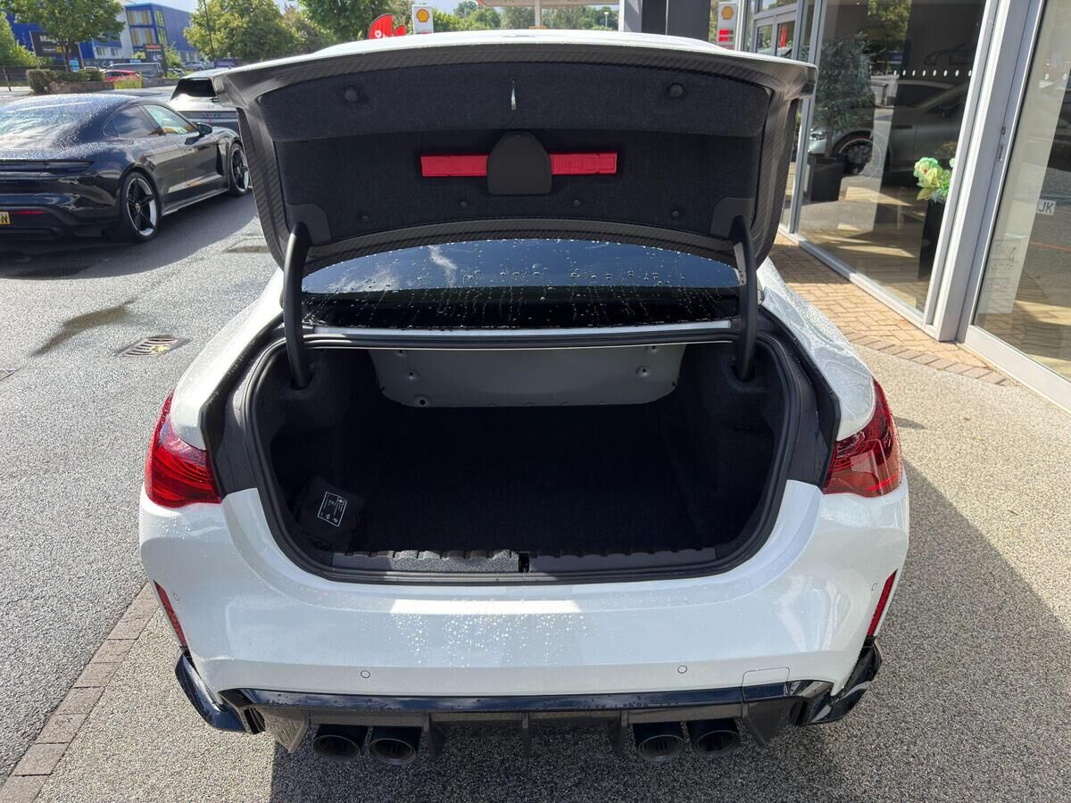 BMW M4 M4 Gallery Image