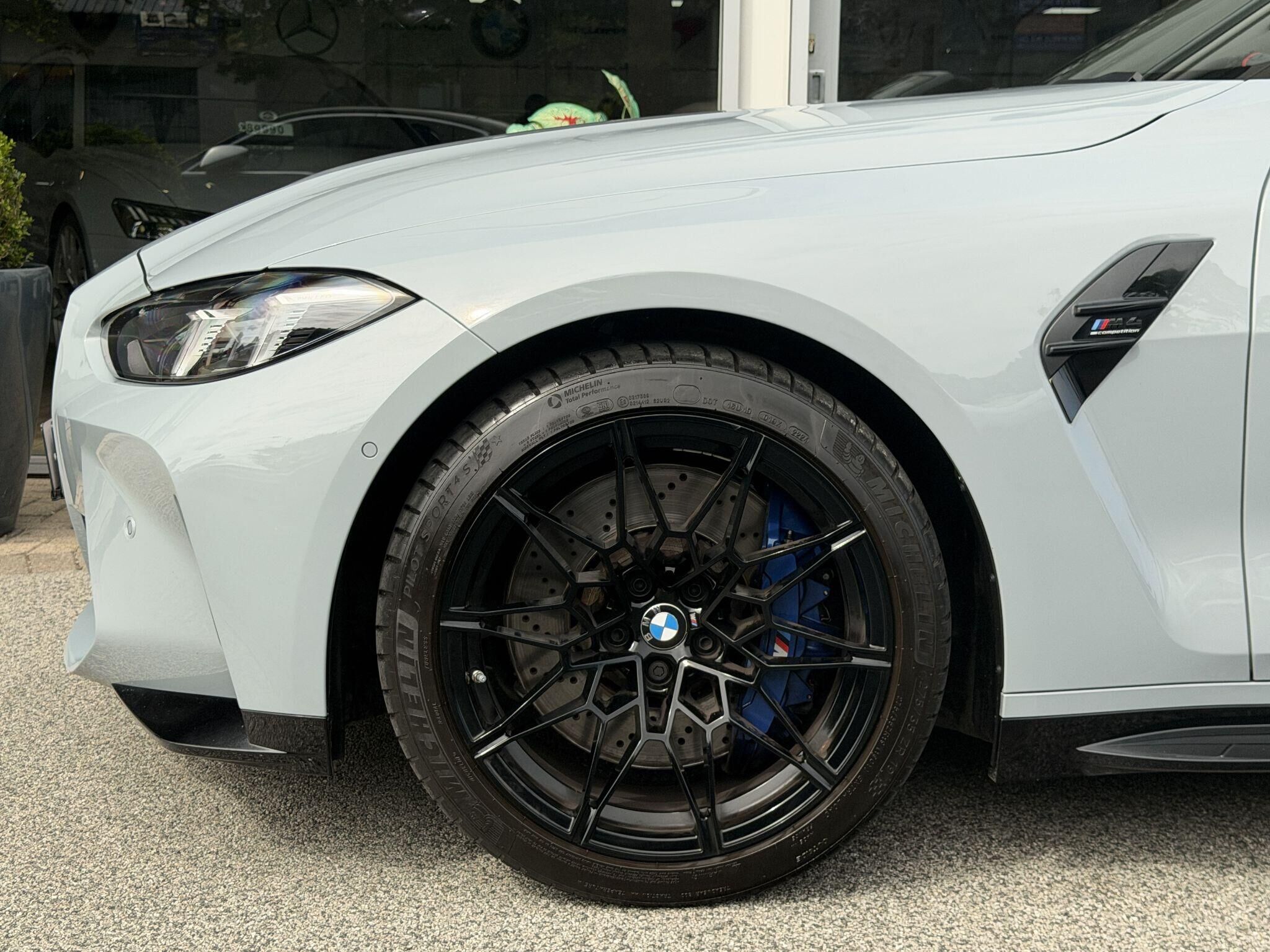 BMW M4 M4 Gallery Image
