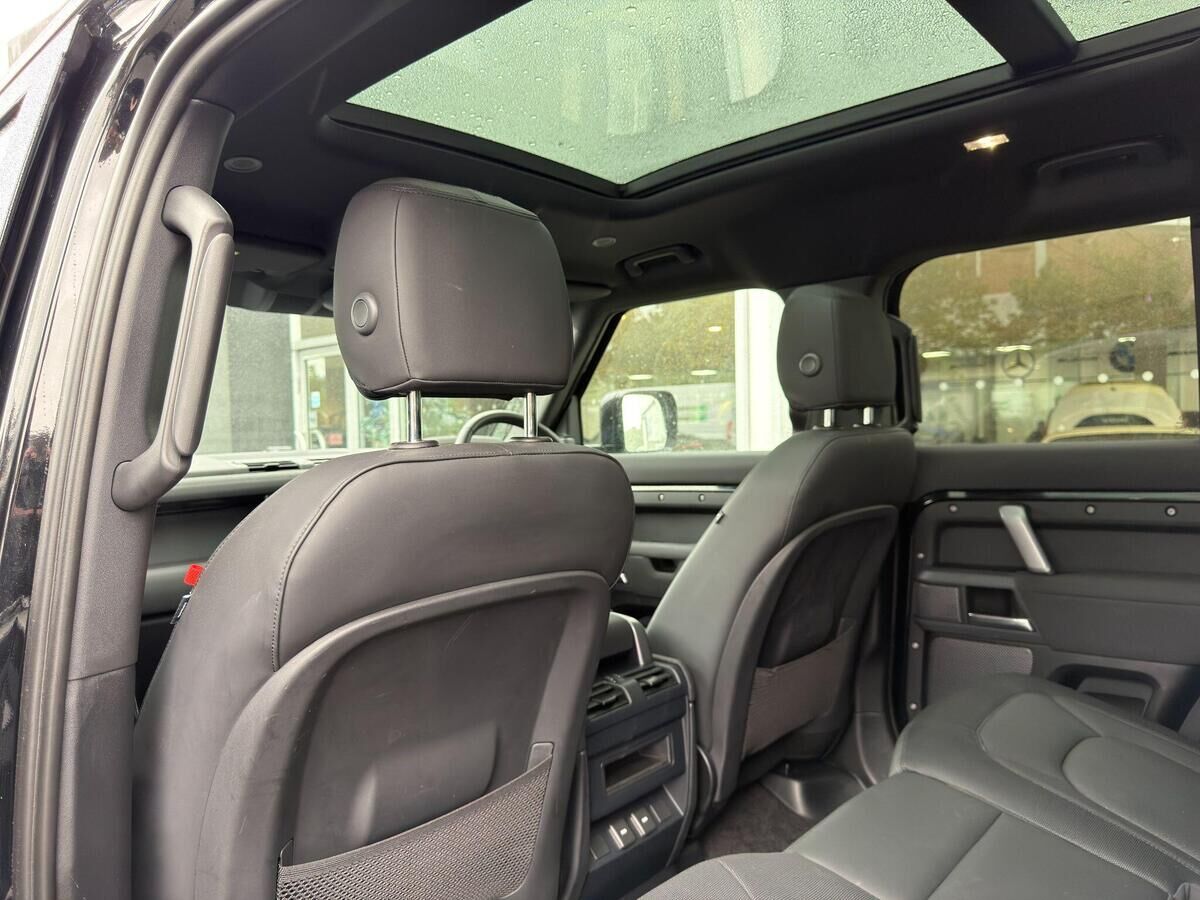 Land Rover Defender 110 Defender 110 Gallery Image