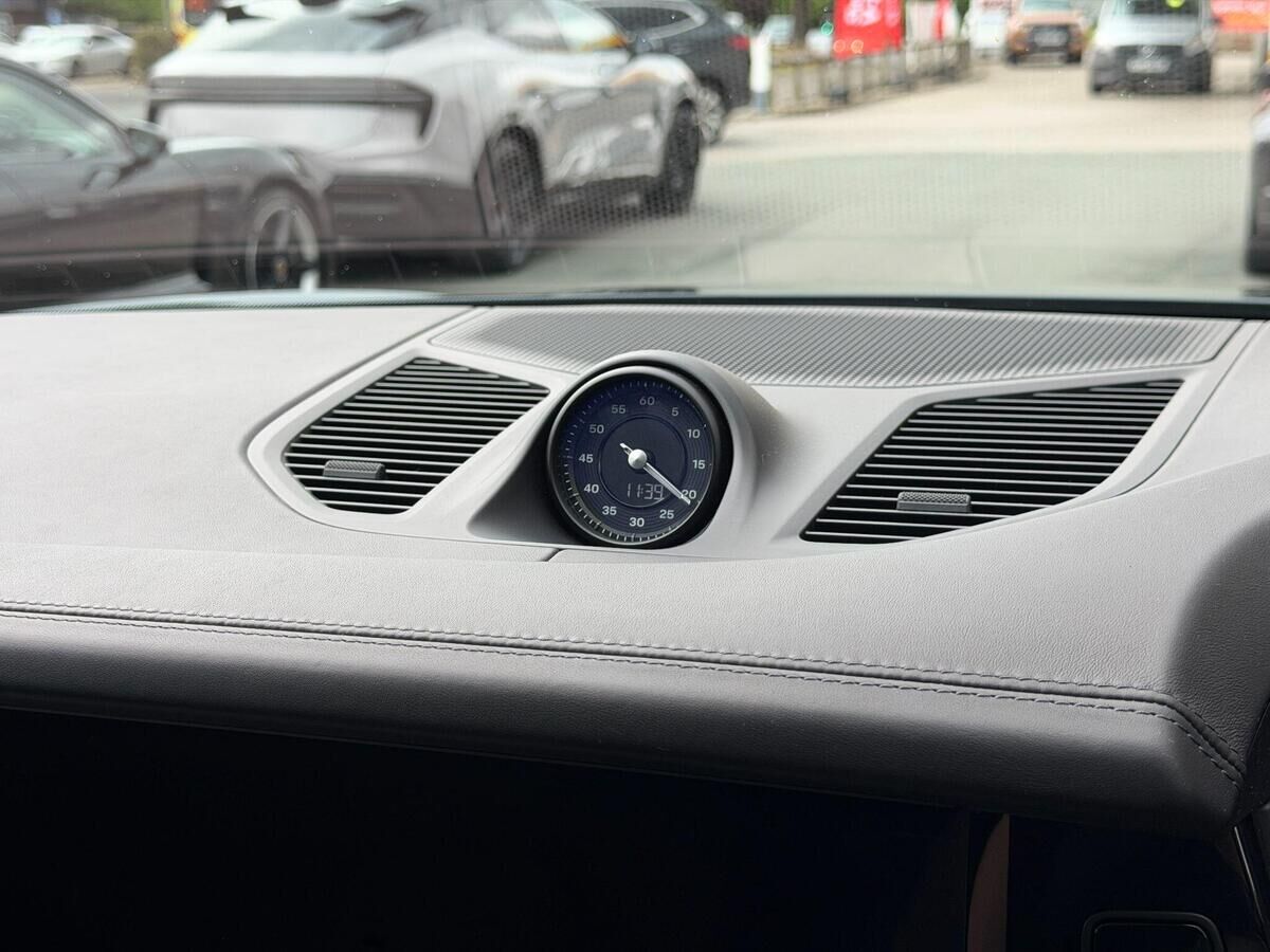 Porsche Cayenne Cayenne Gallery Image