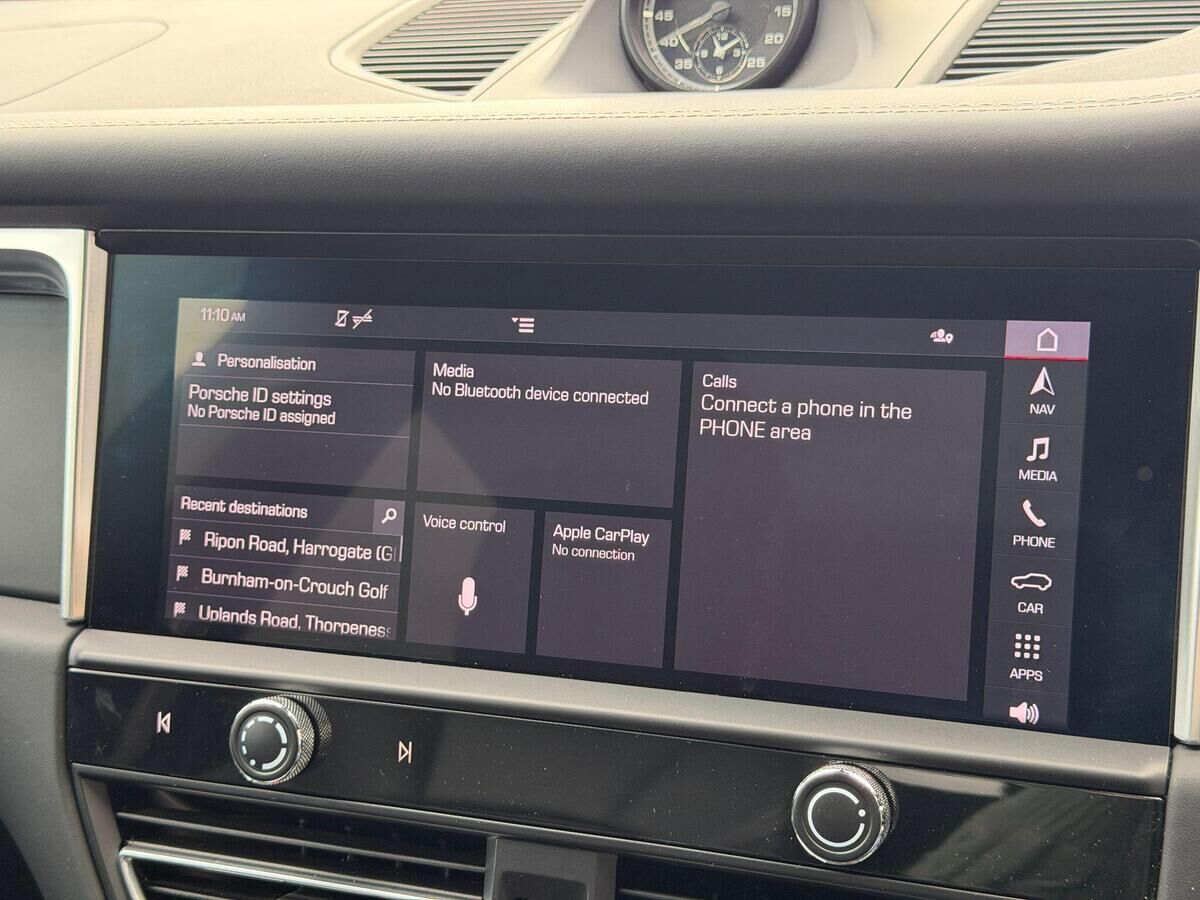 Porsche Macan Macan Gallery Image