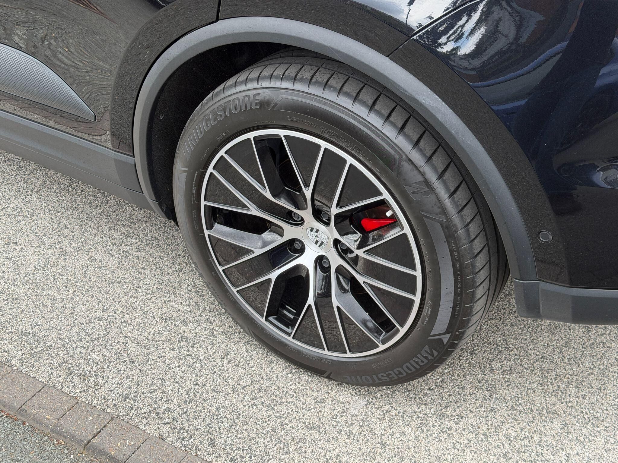 Porsche Macan Macan Gallery Image