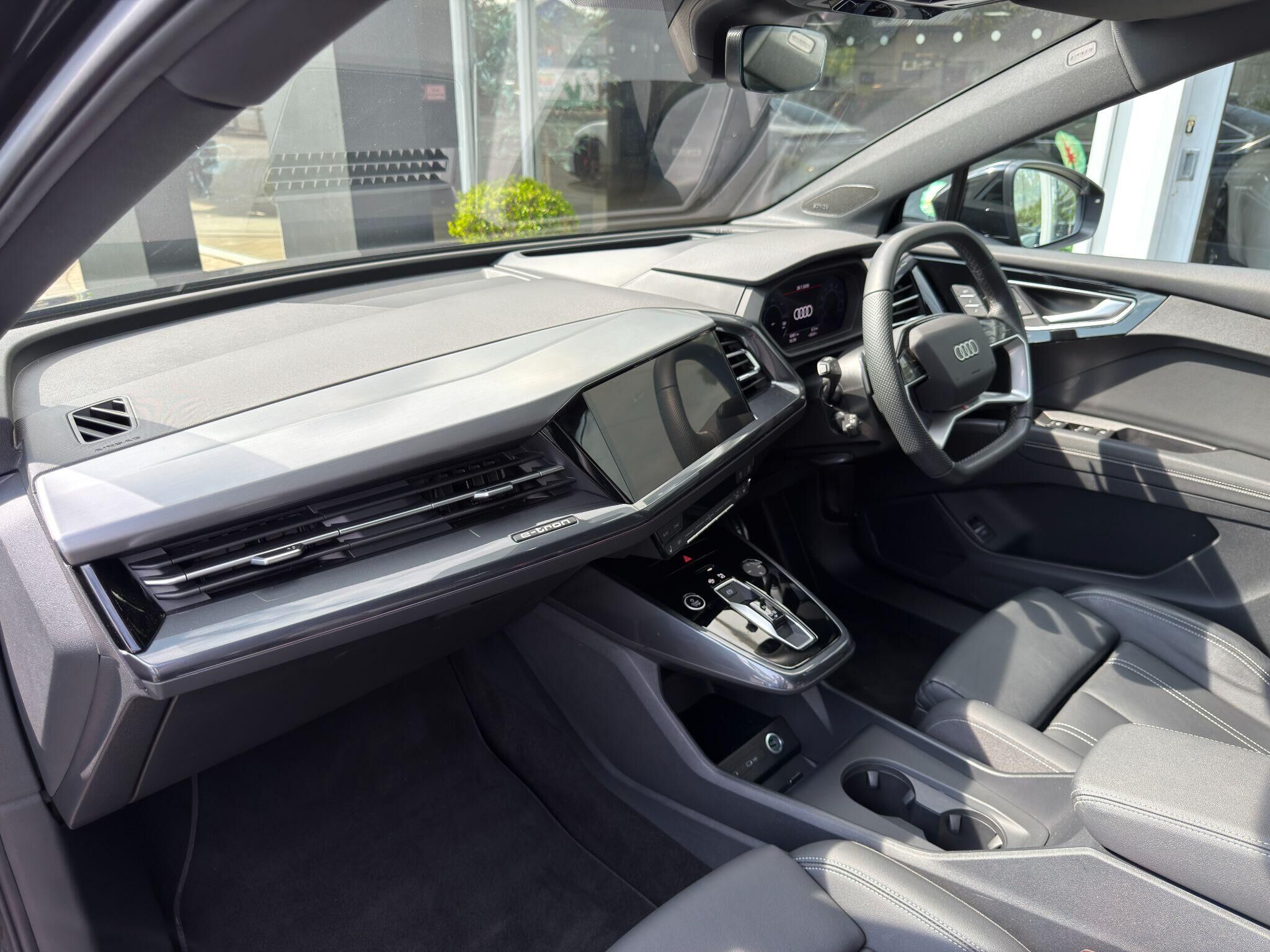 Audi Q4 e-tron Q4 e-tron Gallery Image
