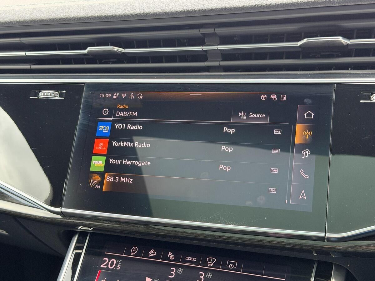 Audi SQ7 SQ7 Gallery Image