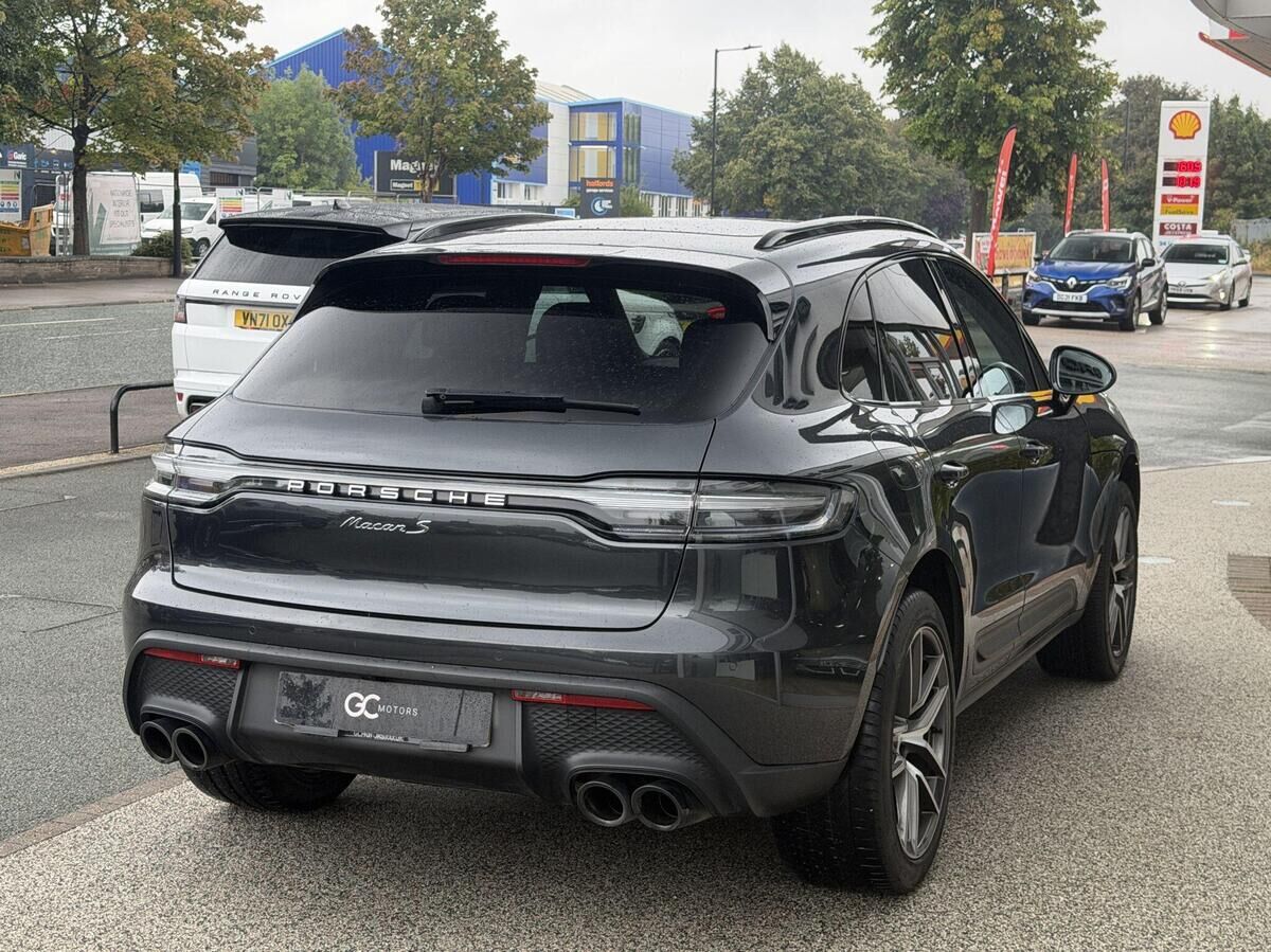 Porsche Macan Macan Gallery Image