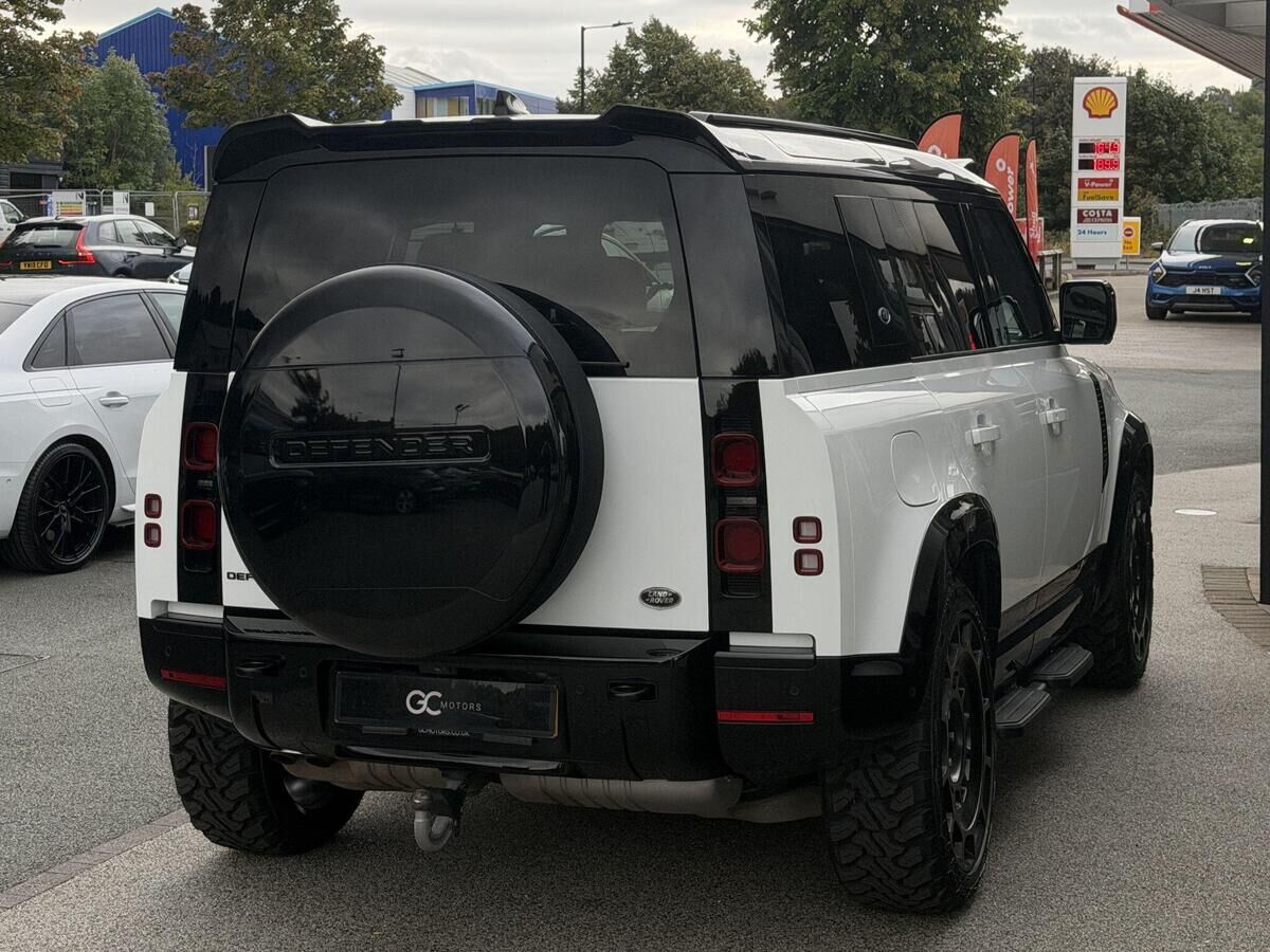 Land Rover Defender 110 Defender 110 Gallery Image