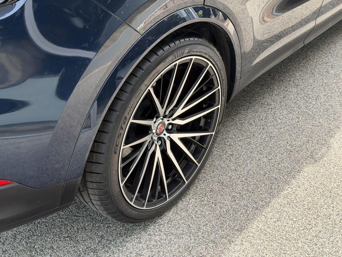 Porsche Cayenne Cayenne Gallery Image