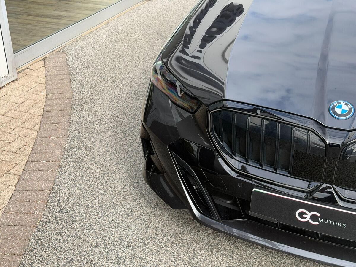BMW i5 i5 Gallery Image