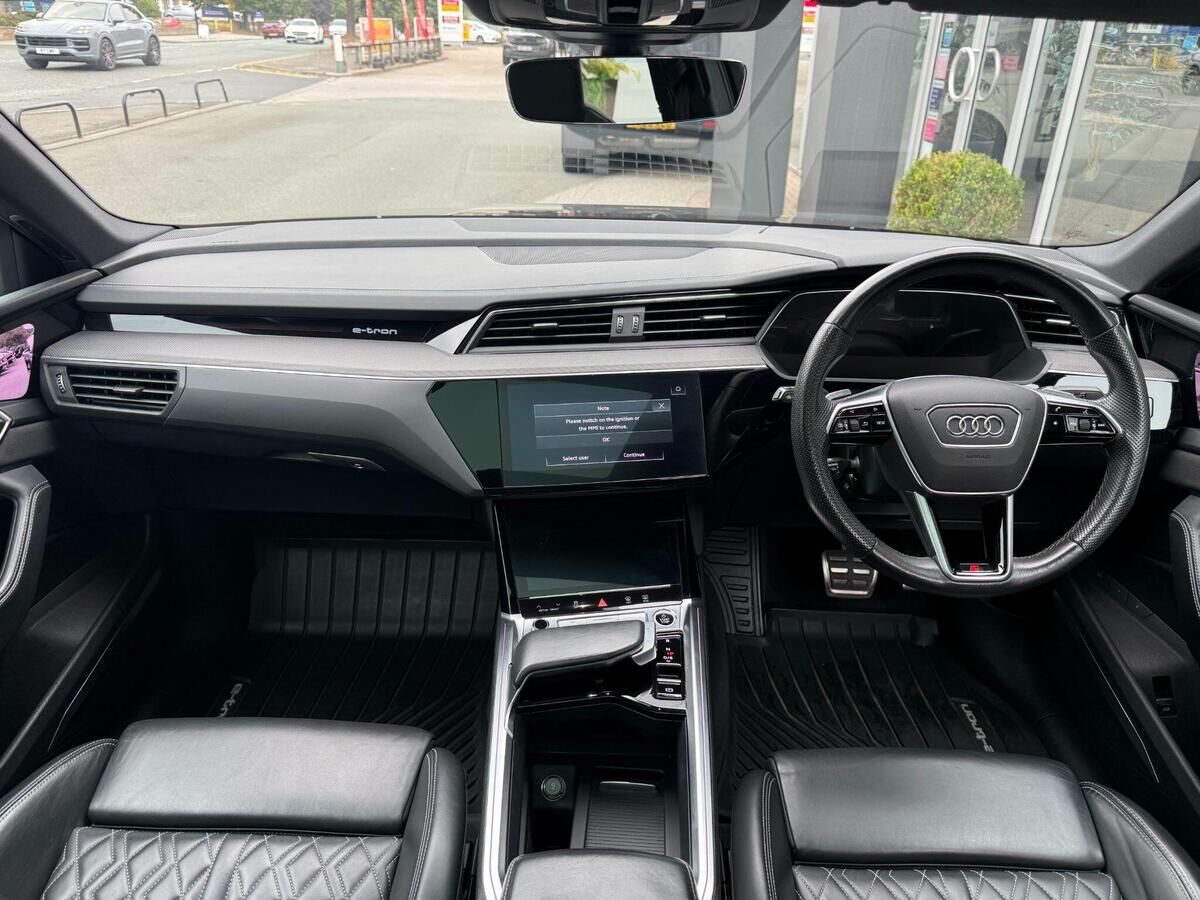 Audi Q8 e-tron Q8 e-tron Gallery Image