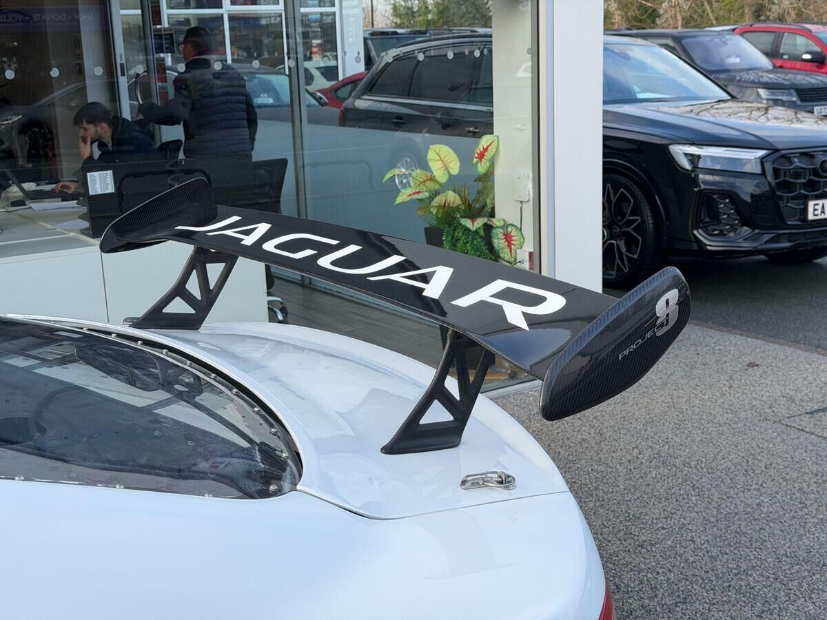 Jaguar XE XE Gallery Image