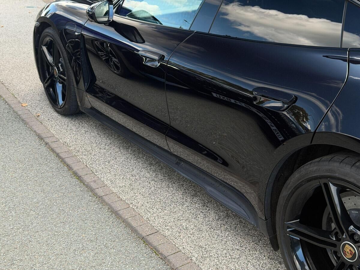 Porsche Taycan Taycan Gallery Image
