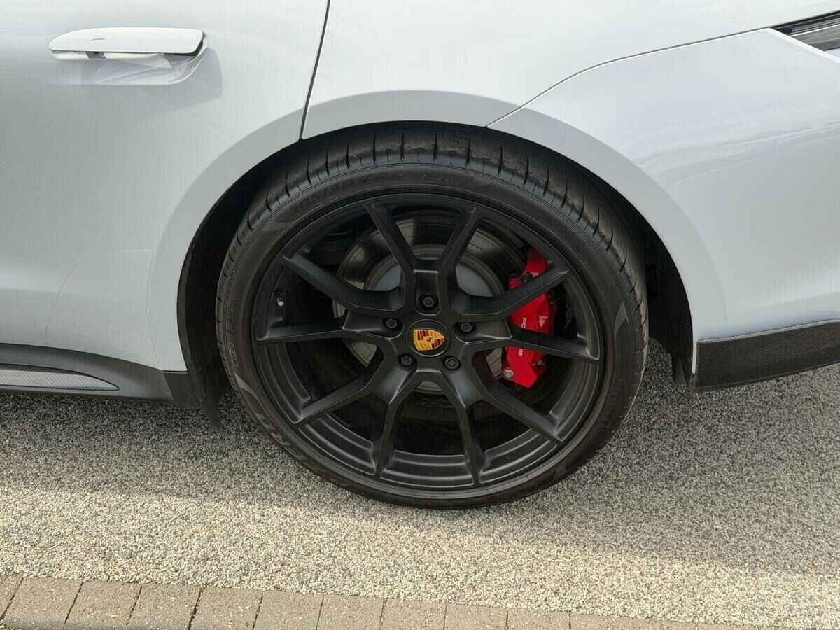 Porsche Taycan Taycan Gallery Image