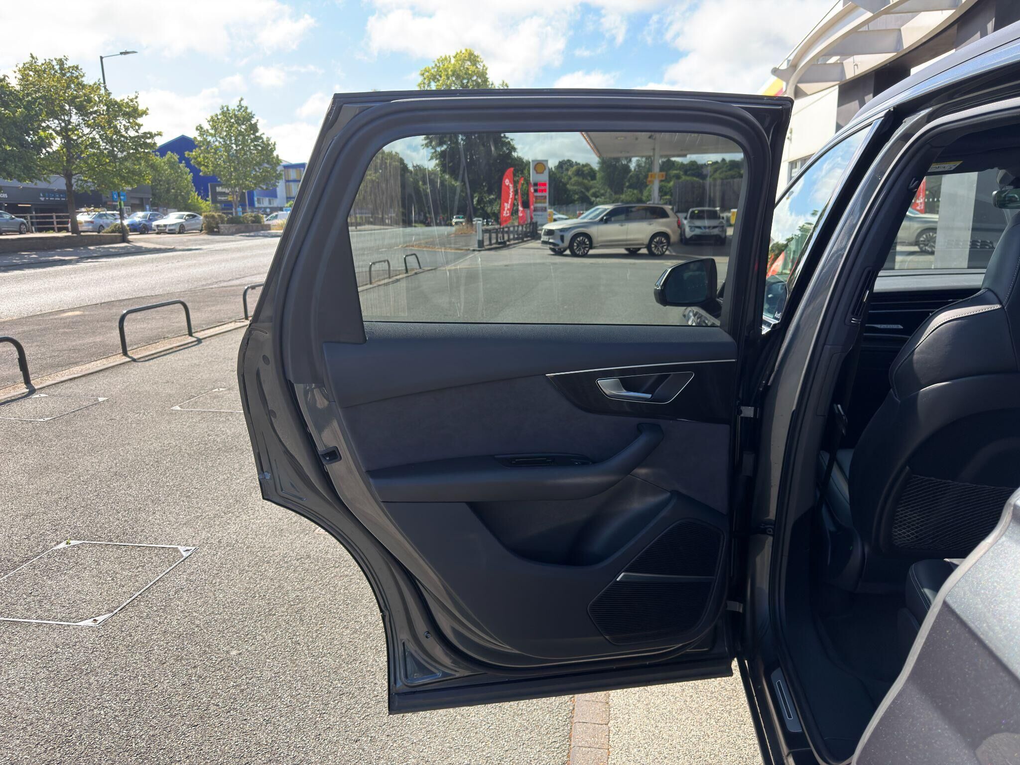 Audi SQ7 SQ7 Gallery Image