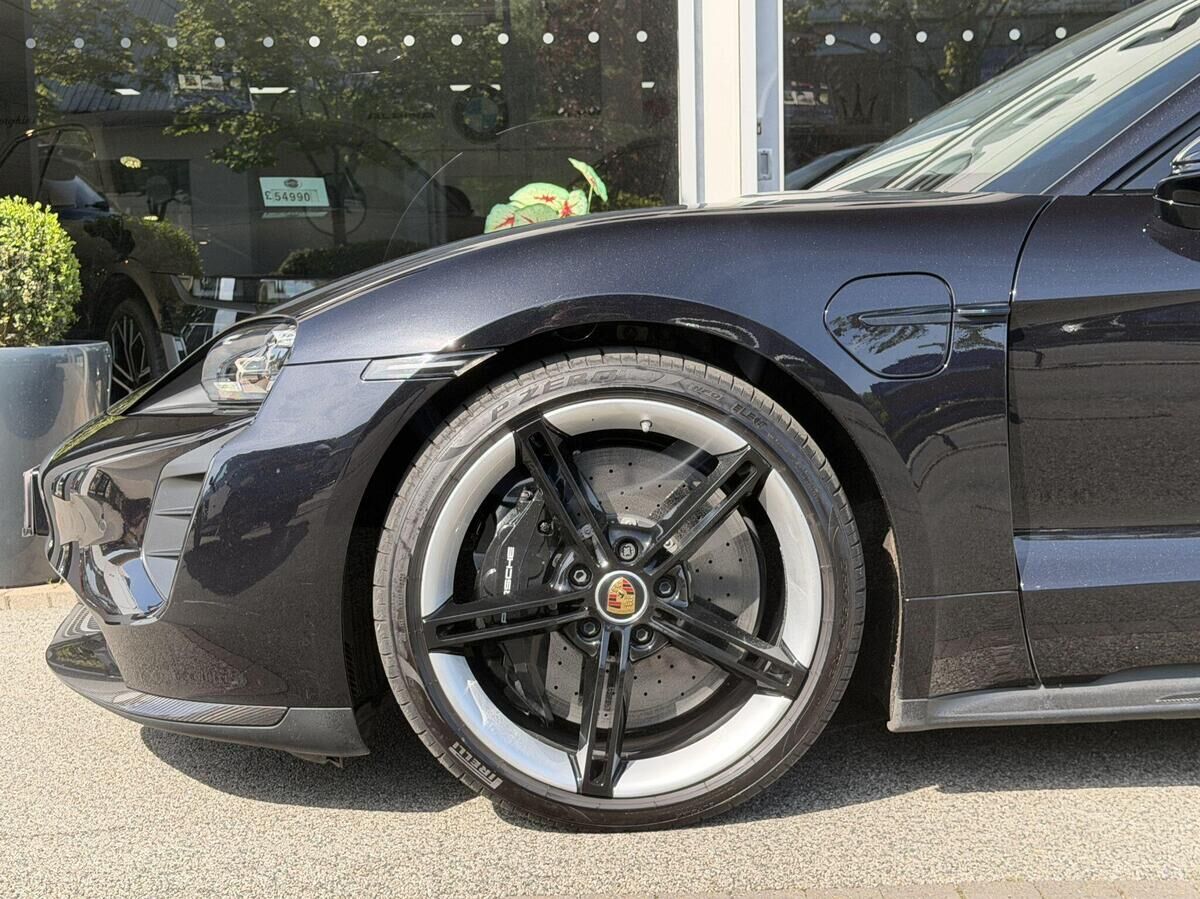 Porsche Taycan Taycan Gallery Image