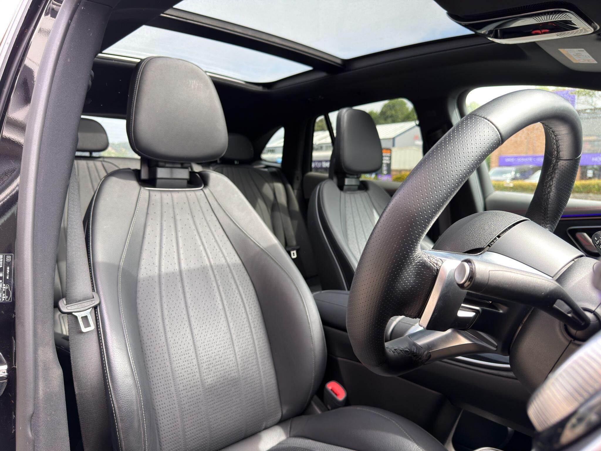 Mercedes-Benz EQE EQE Gallery Image