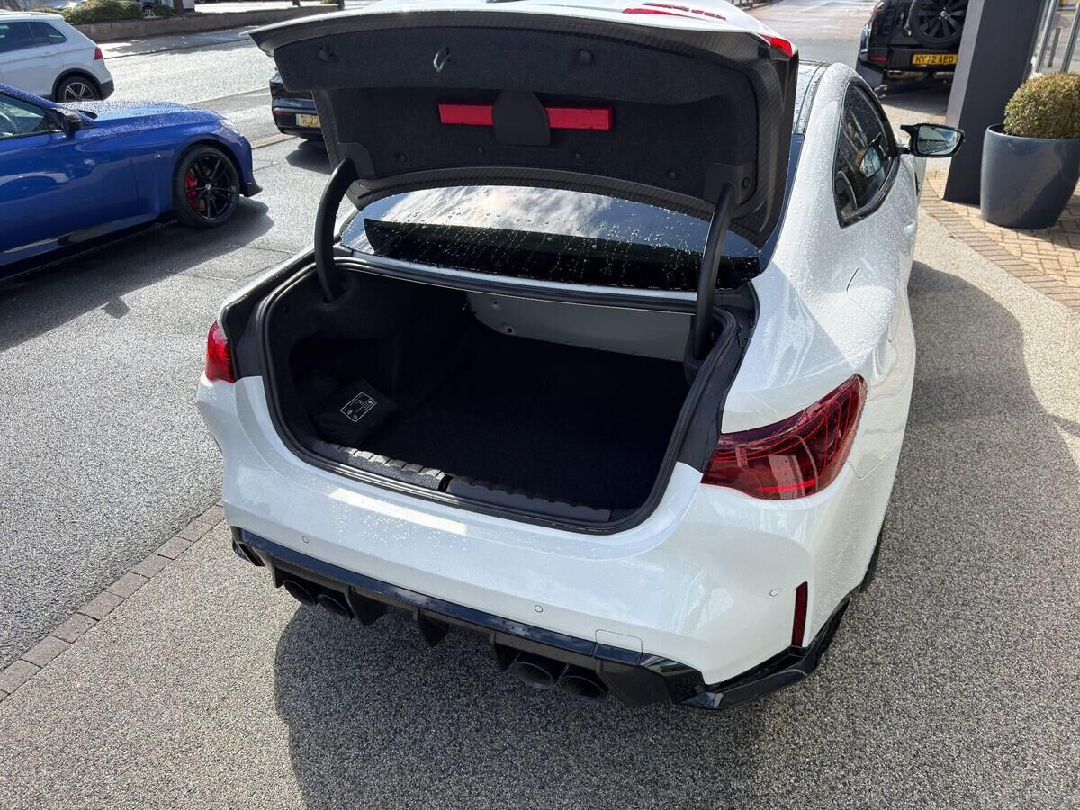 BMW M4 M4 Gallery Image