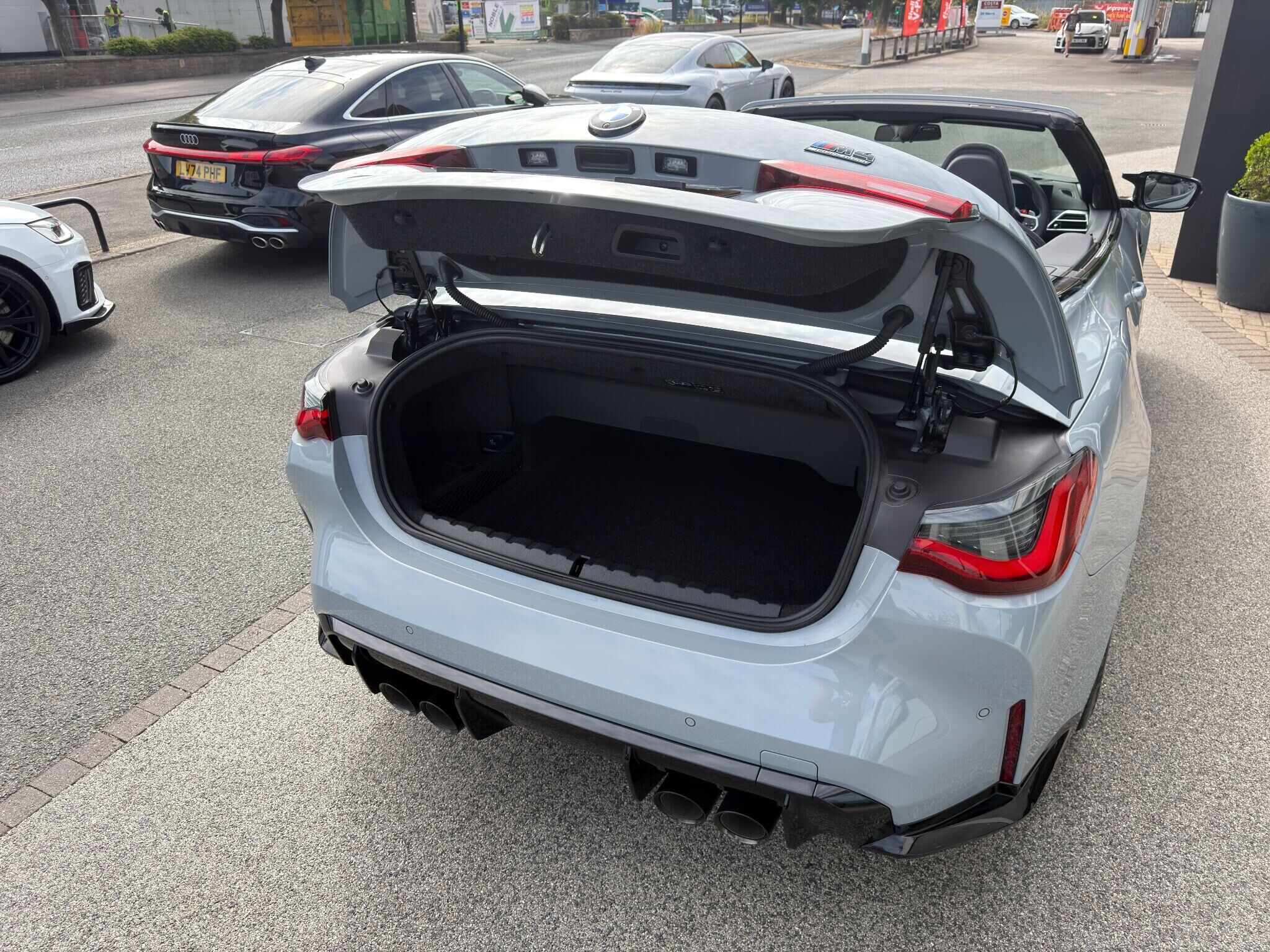 BMW M4 M4 Gallery Image