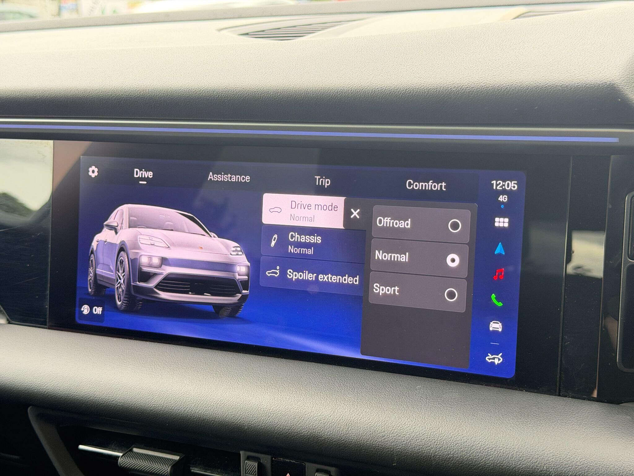Porsche Macan Macan Gallery Image