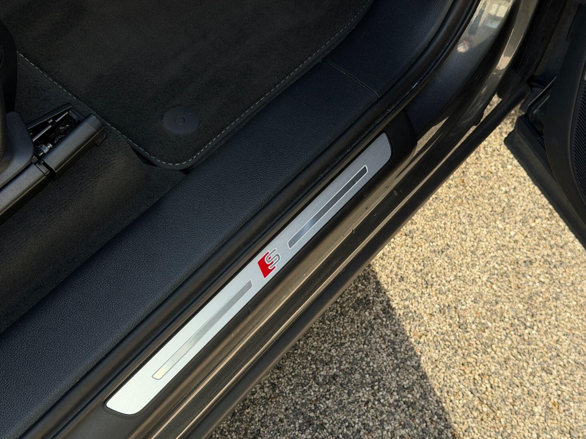 Audi SQ7 SQ7 Gallery Image