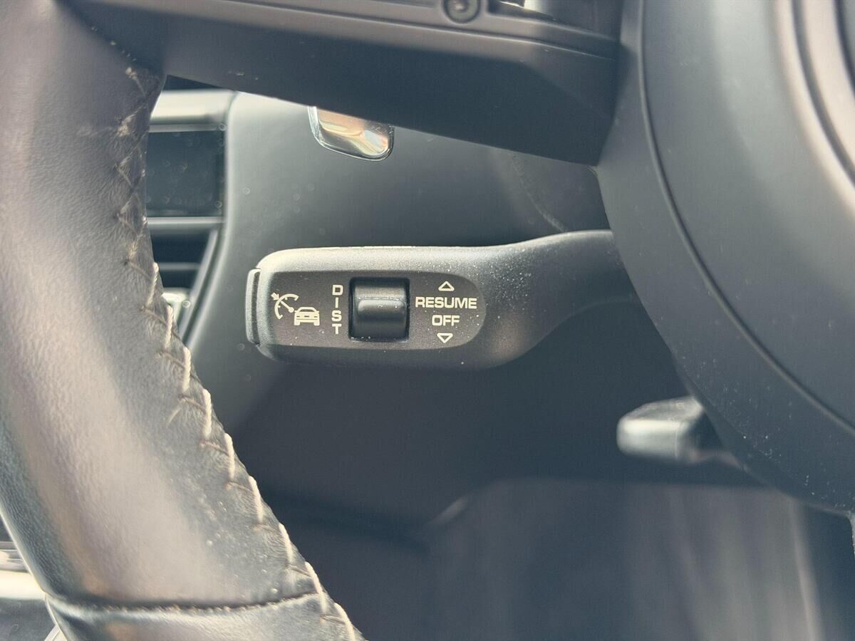 Porsche Macan Macan Gallery Image