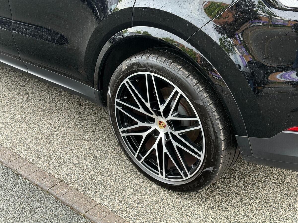 Porsche Cayenne Cayenne Gallery Image