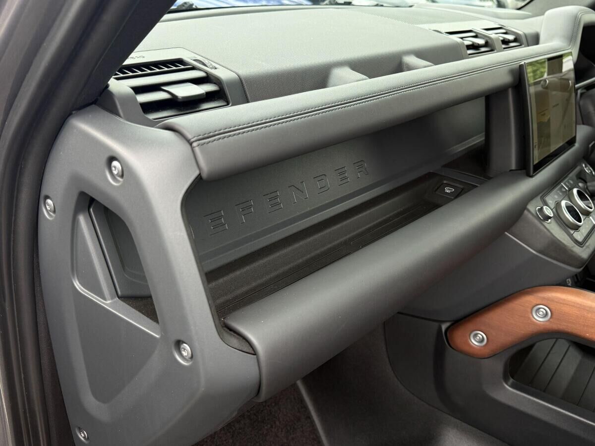 Land Rover Defender 90 Defender 90 Gallery Image