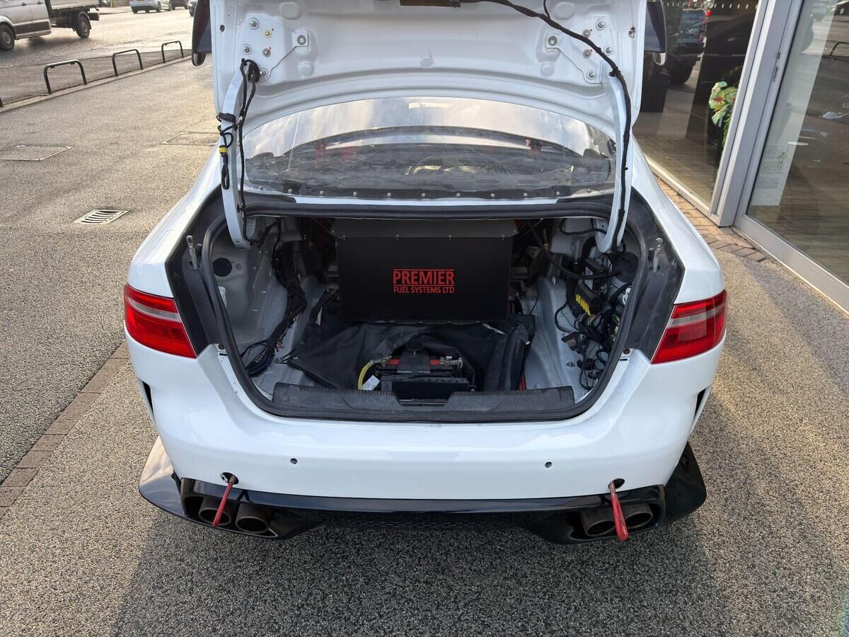 Jaguar XE XE Gallery Image