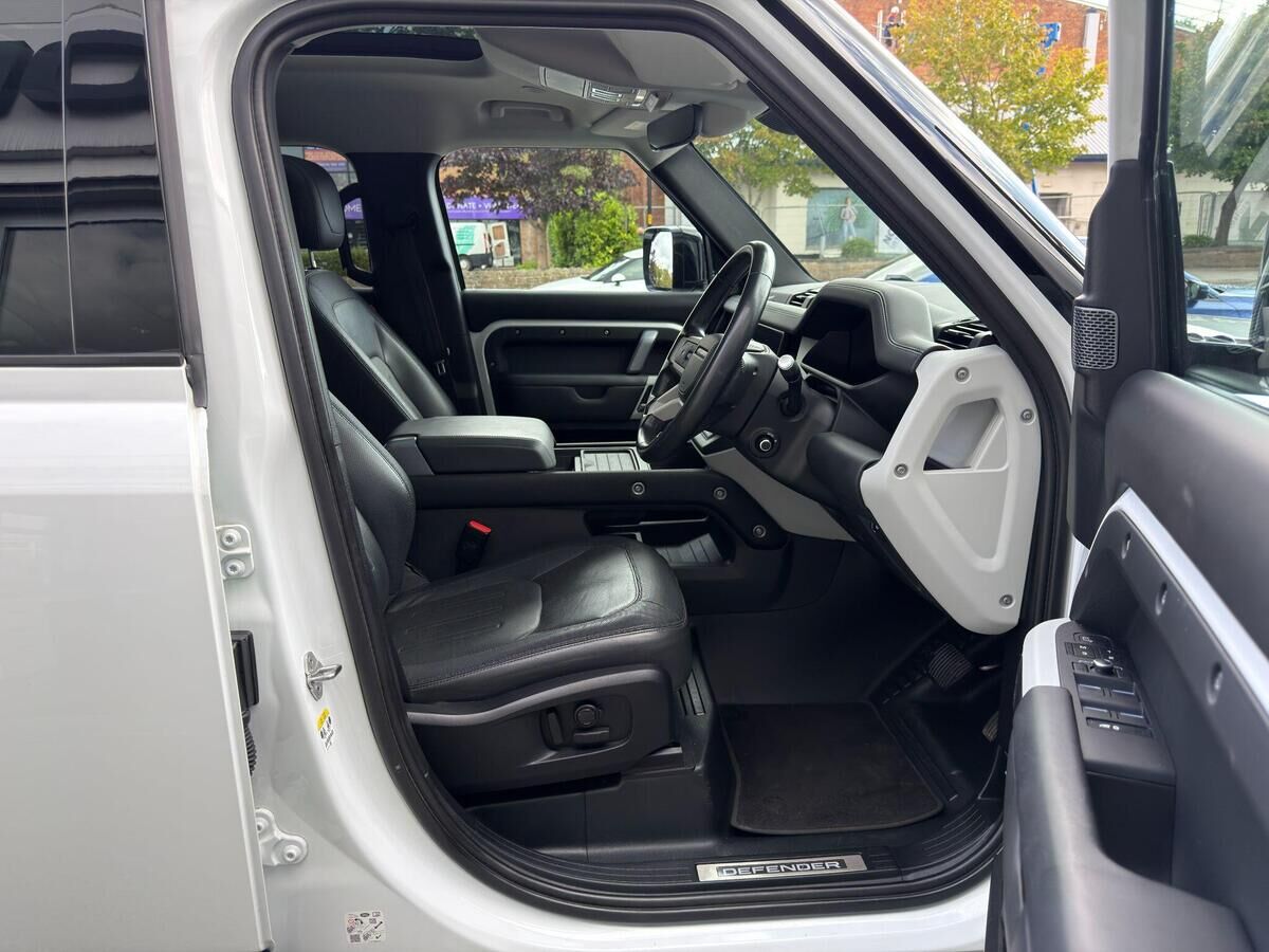 Land Rover Defender 110 Defender 110 Gallery Image