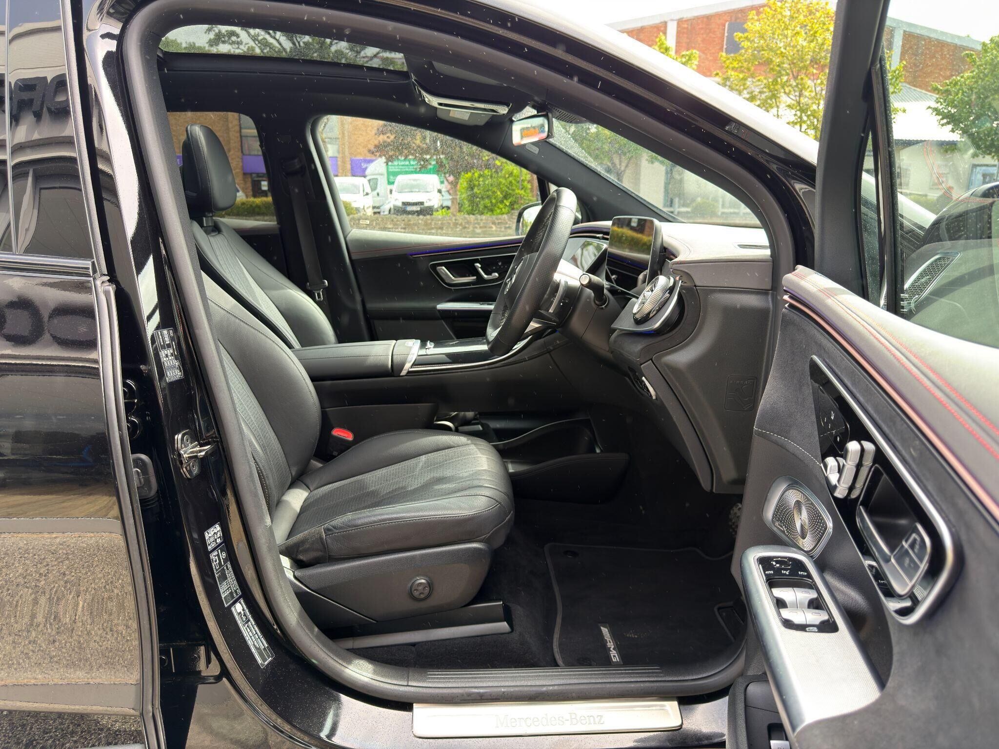 Mercedes-Benz EQE EQE Gallery Image