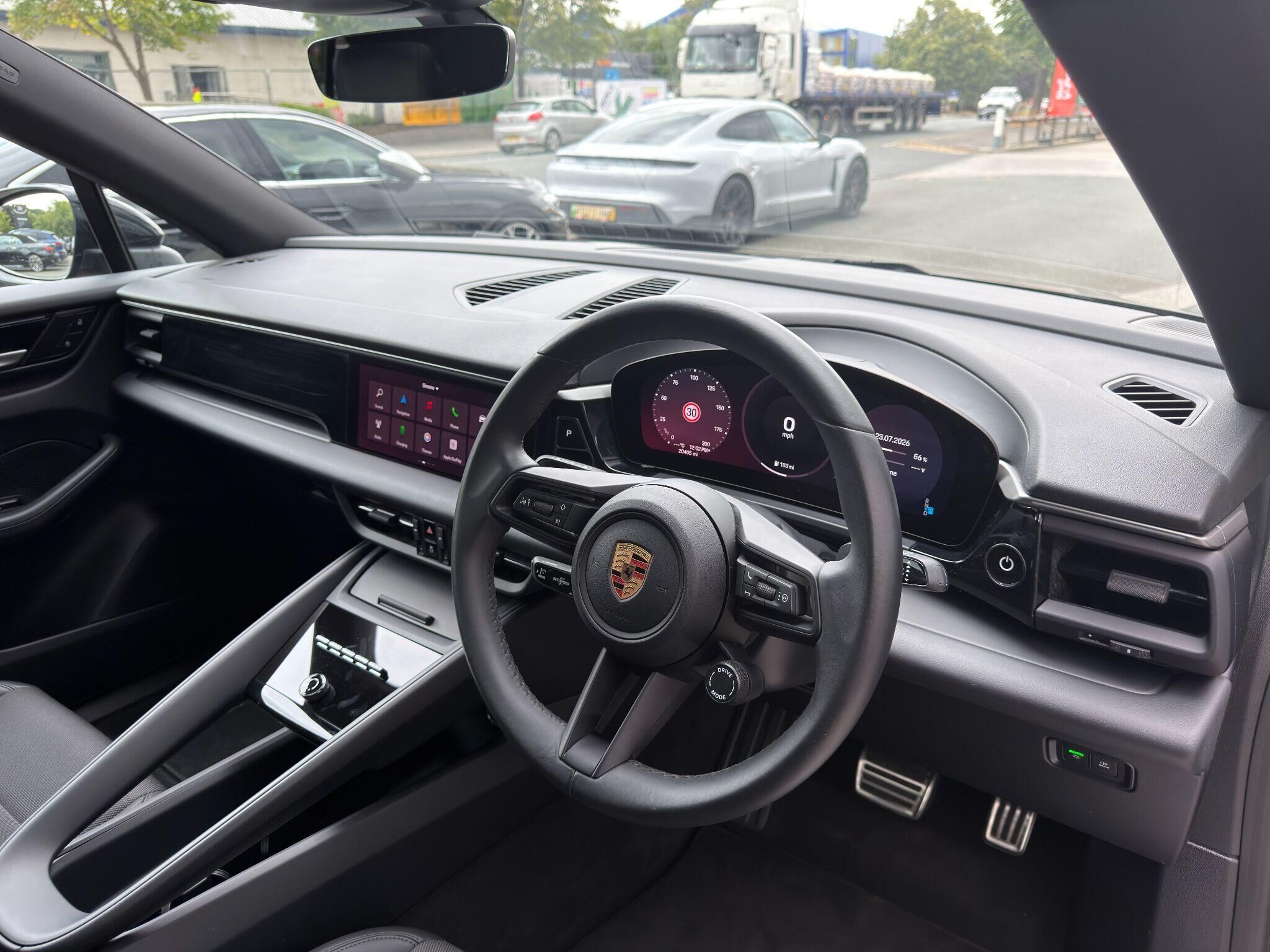 Porsche Macan Macan Gallery Image