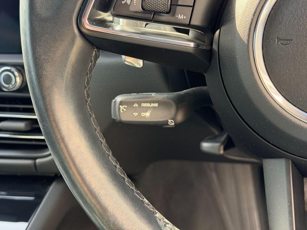 Porsche Macan Macan Gallery Image