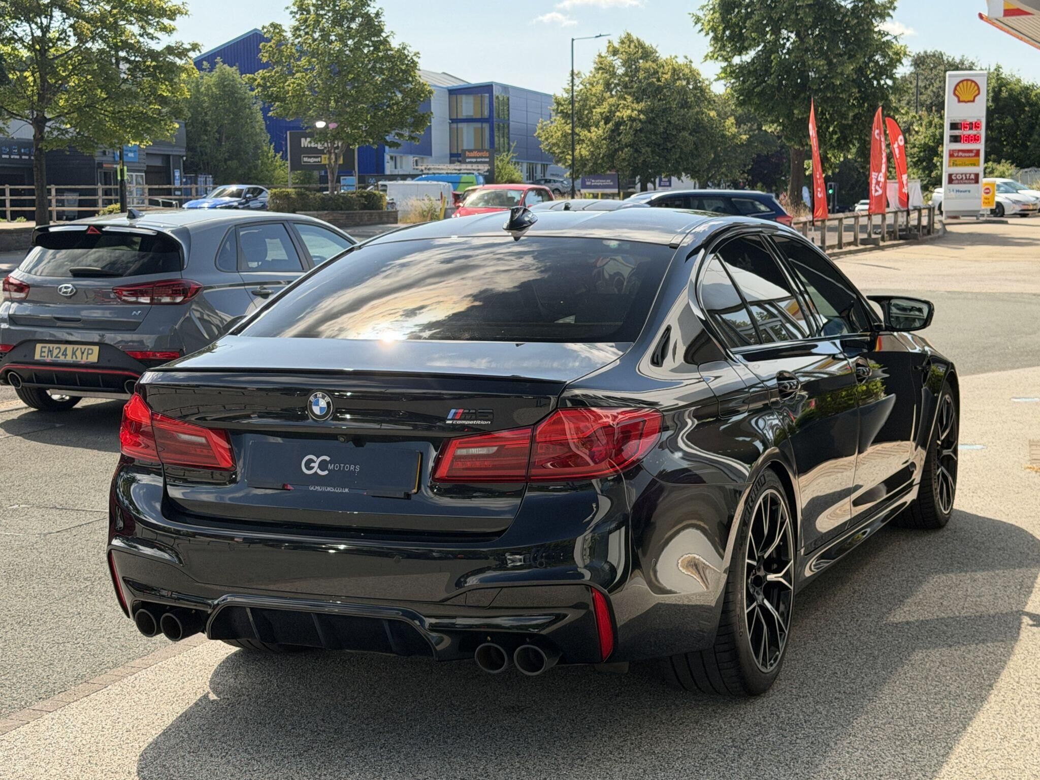 BMW M5 M5 Gallery Image