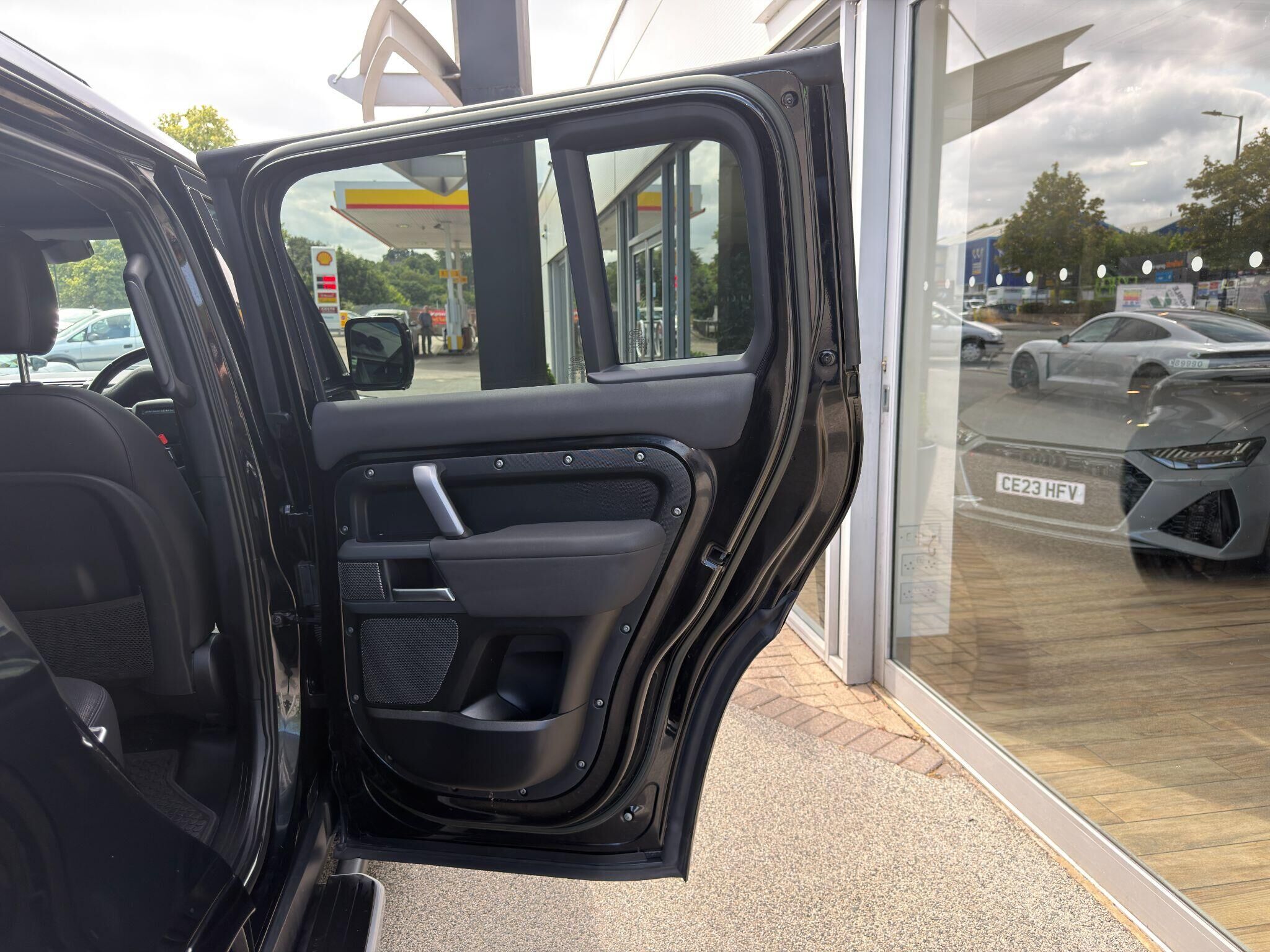 Land Rover Defender 110 Defender 110 Gallery Image