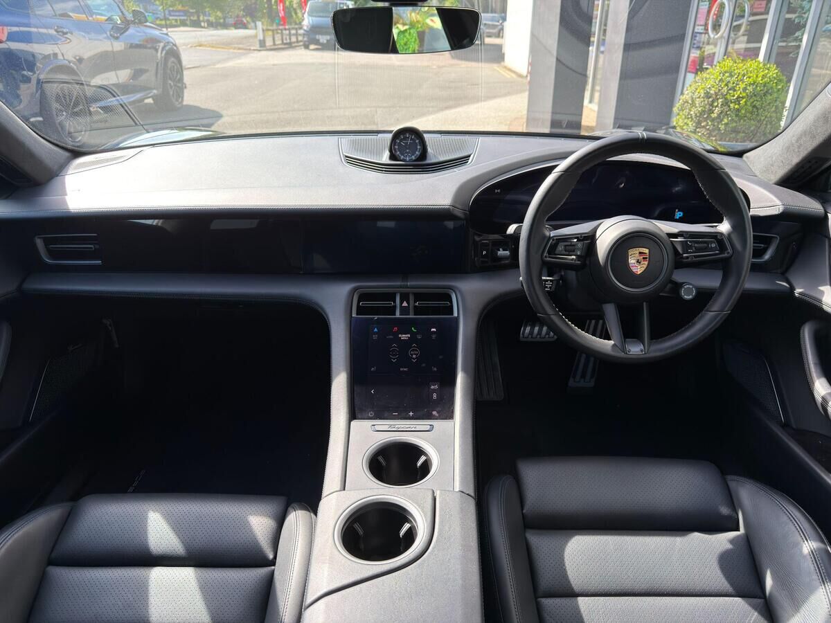 Porsche Taycan Taycan Gallery Image