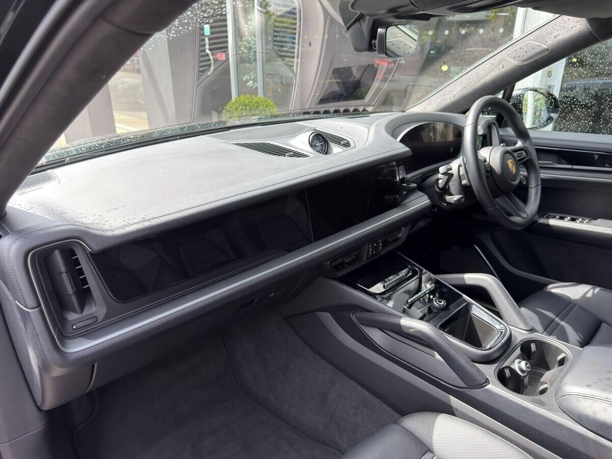 Porsche Cayenne Cayenne Gallery Image