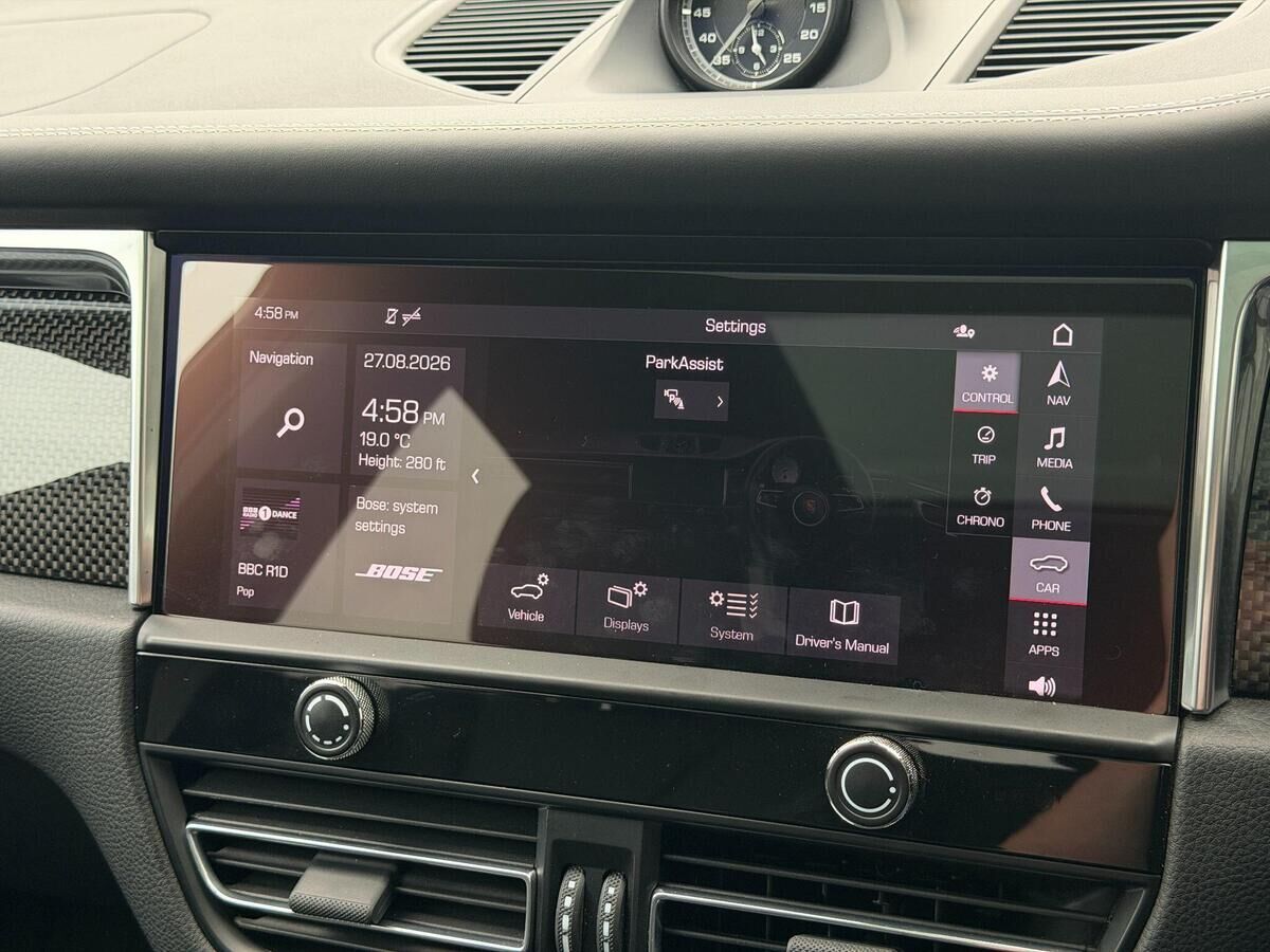 Porsche Macan Macan Gallery Image