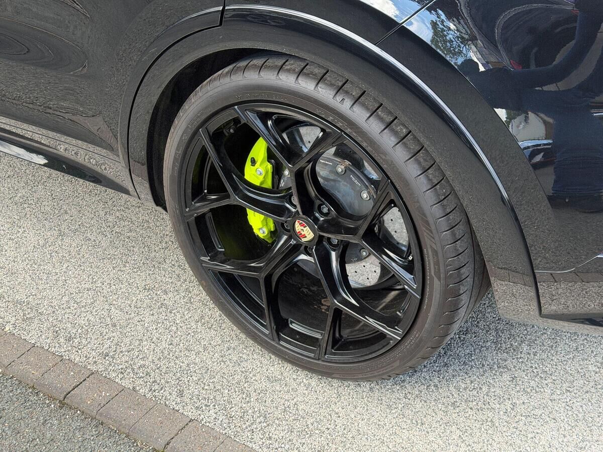 Porsche Cayenne Cayenne Gallery Image