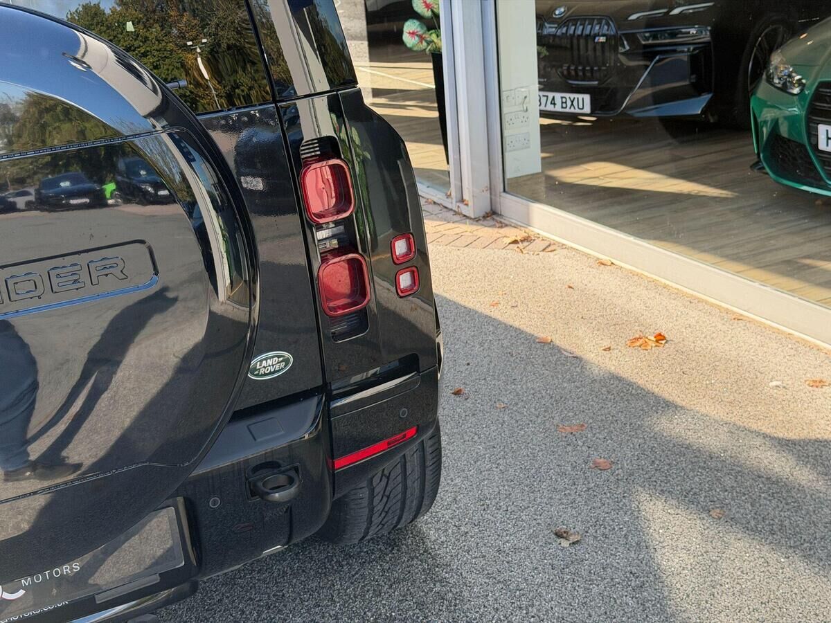 Land Rover Defender 110 Defender 110 Gallery Image