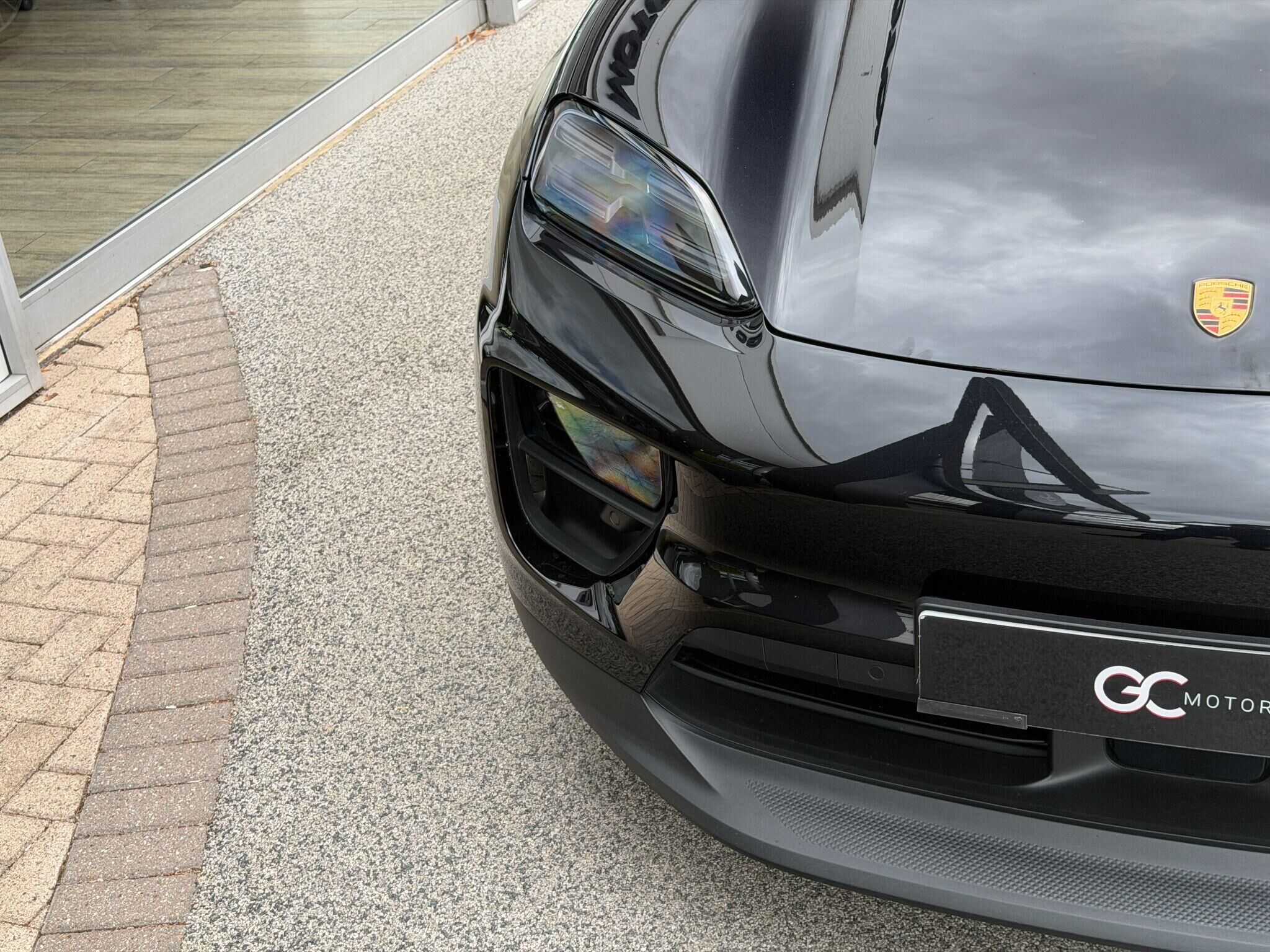 Porsche Macan Macan Gallery Image