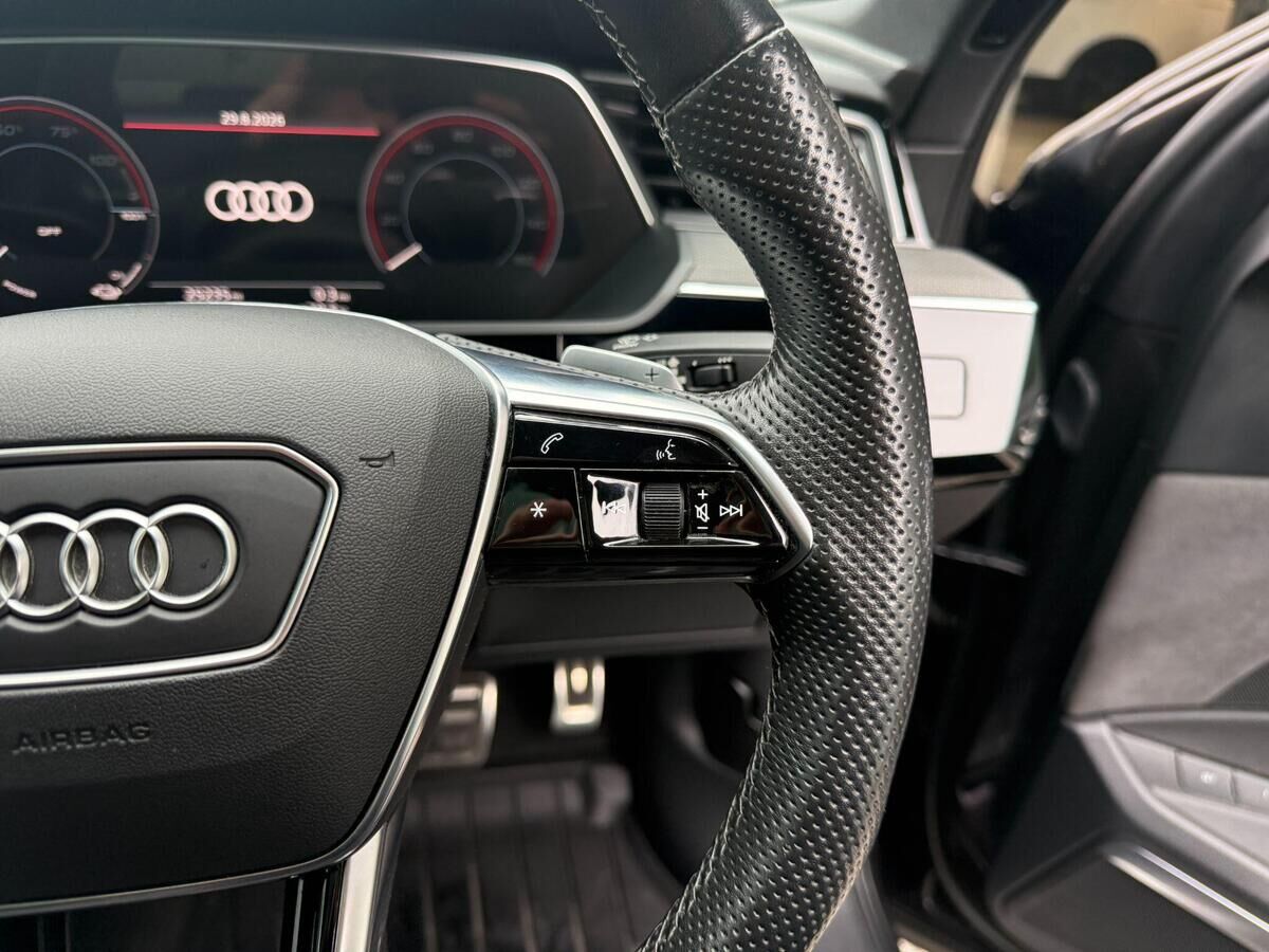 Audi Q8 e-tron Q8 e-tron Gallery Image