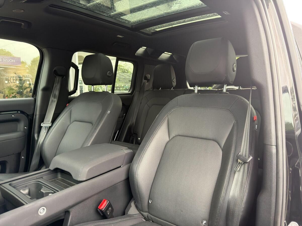 Land Rover Defender 110 Defender 110 Gallery Image