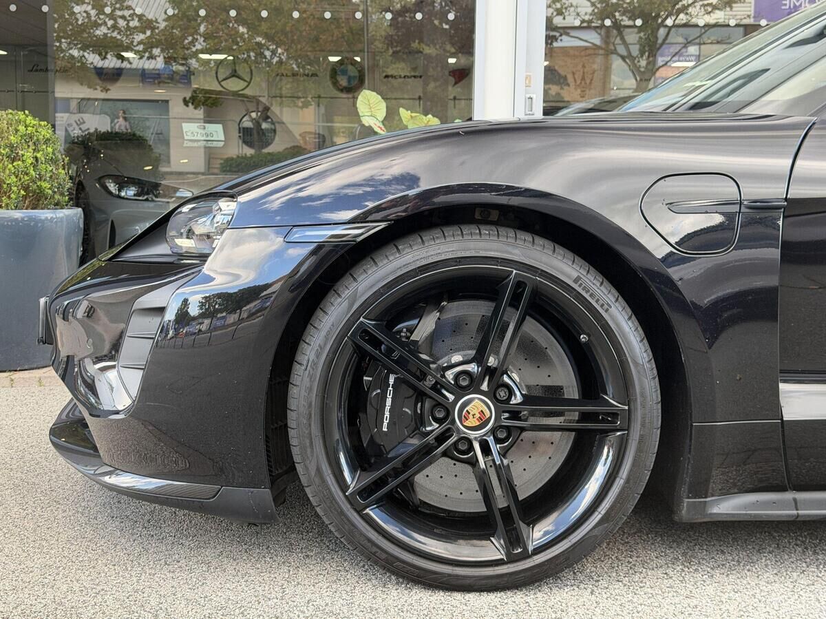 Porsche Taycan Taycan Gallery Image