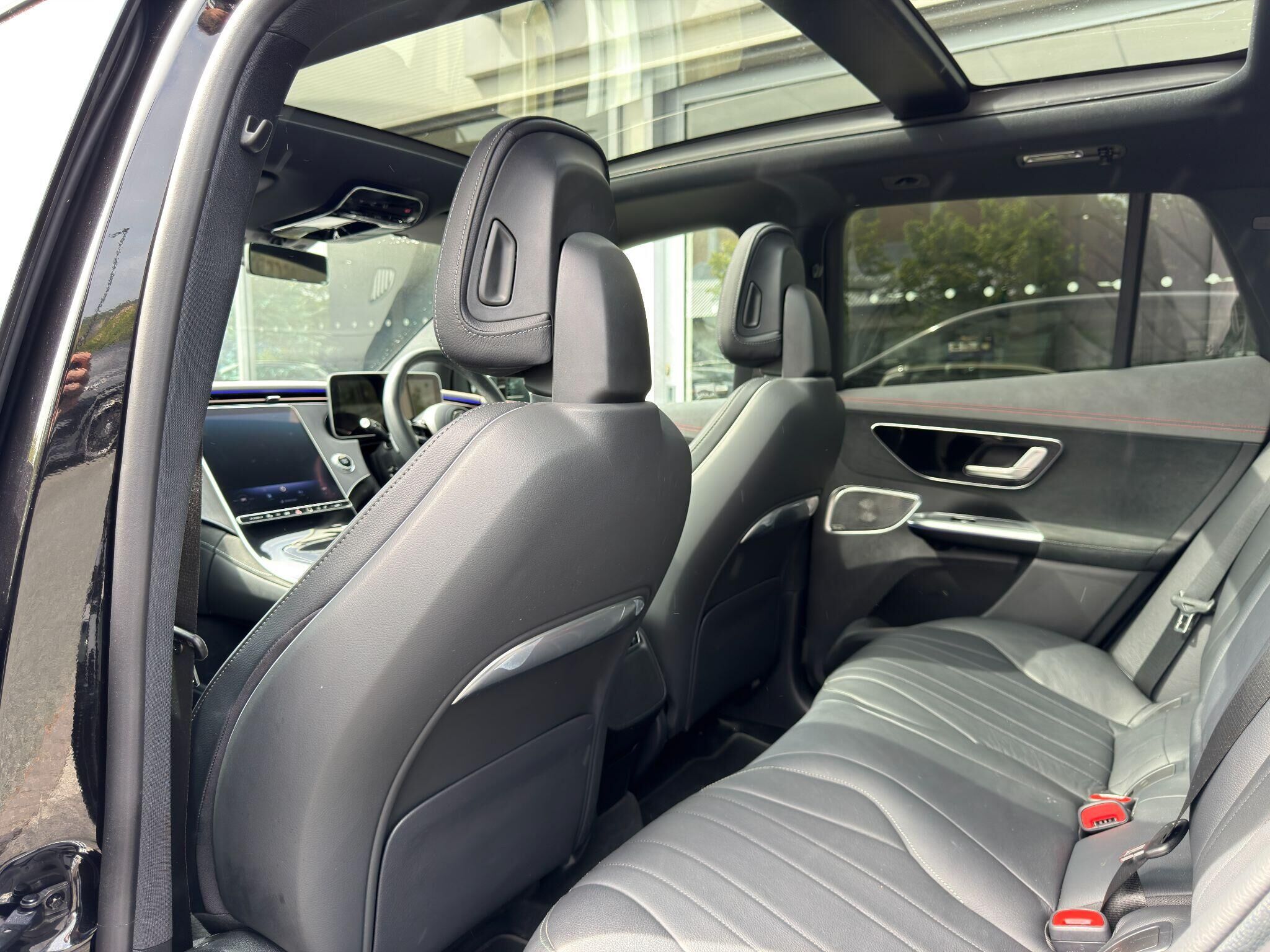 Mercedes-Benz EQE EQE Gallery Image