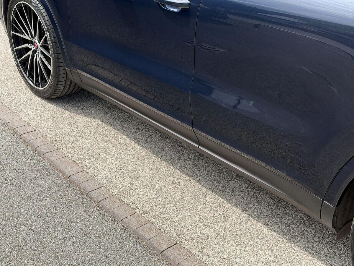Porsche Cayenne Cayenne Gallery Image