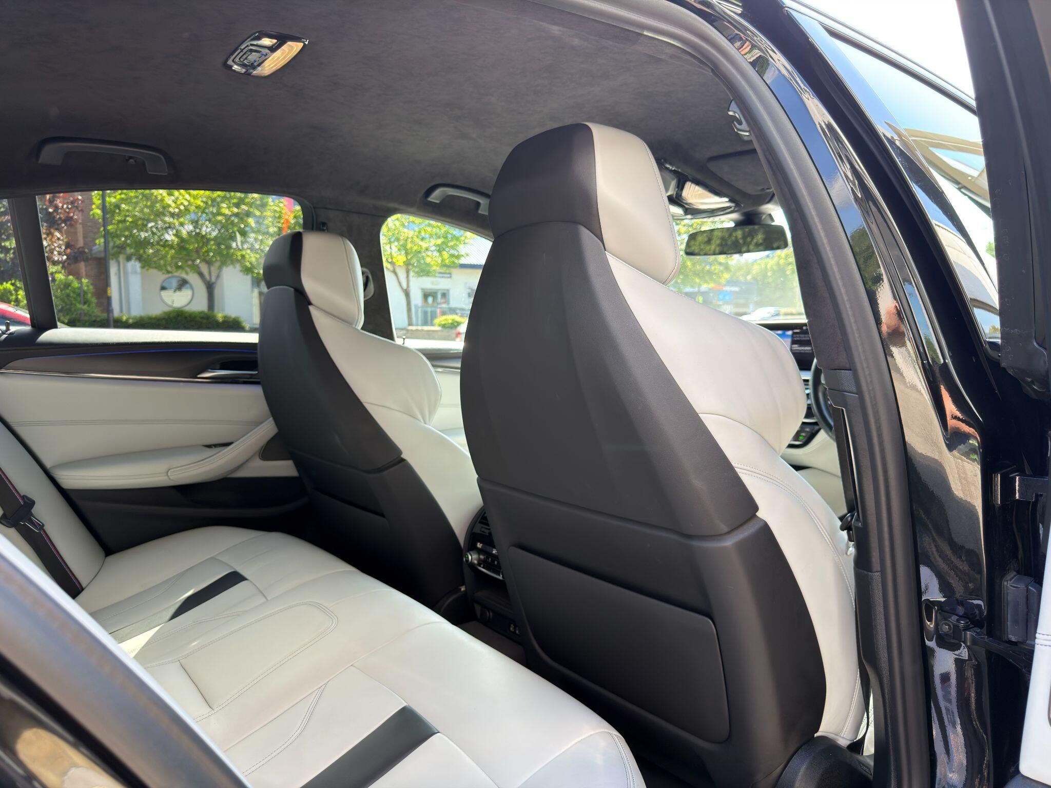 BMW M5 M5 Gallery Image