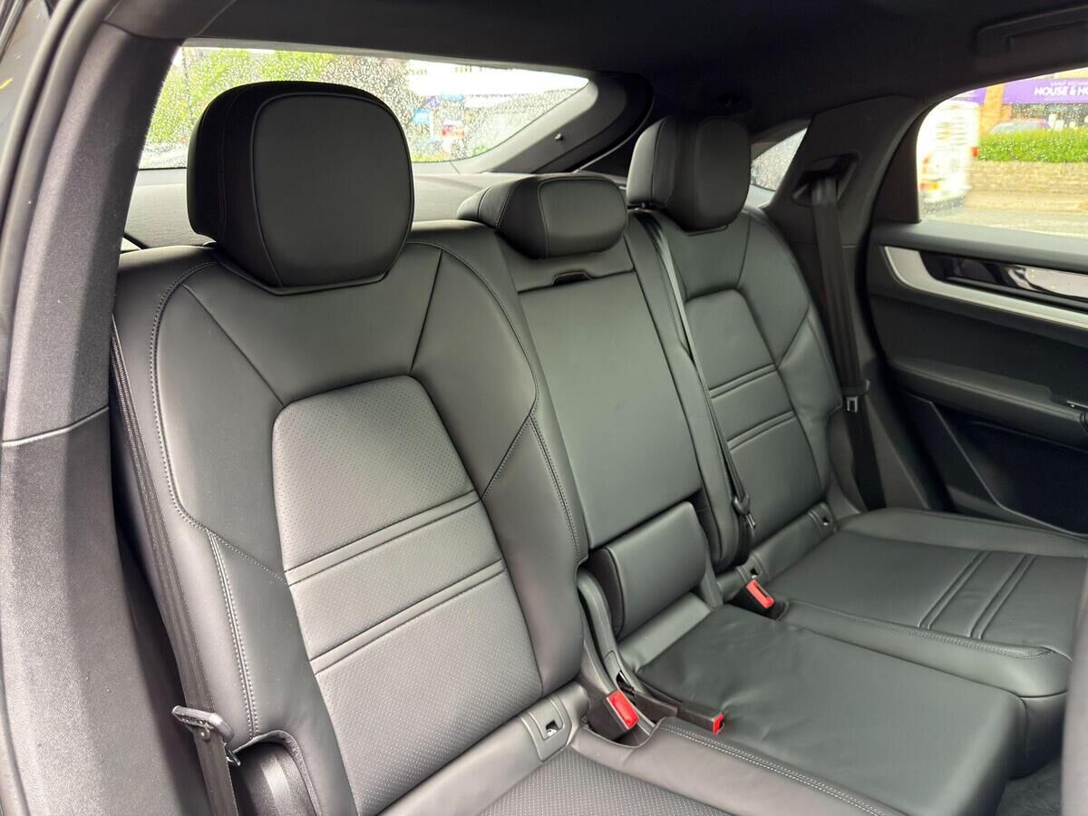 Porsche Cayenne Cayenne Gallery Image