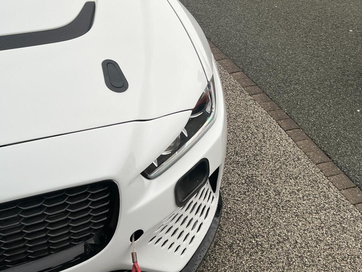Jaguar XE XE Gallery Image