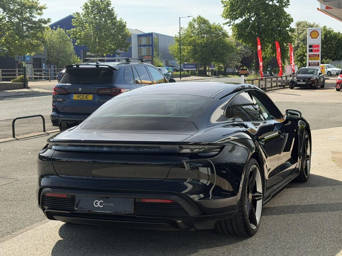 Porsche Taycan Taycan Gallery Image