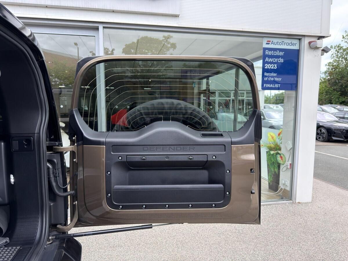 Land Rover Defender 90 Defender 90 Gallery Image
