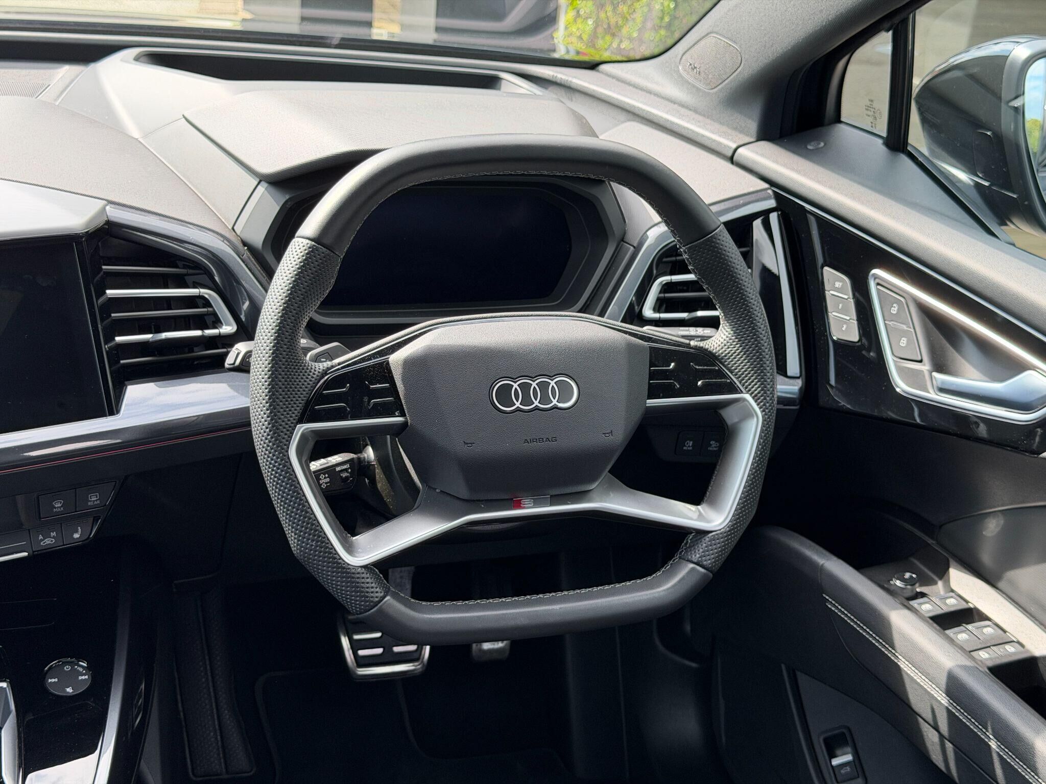 Audi Q4 e-tron Q4 e-tron Gallery Image